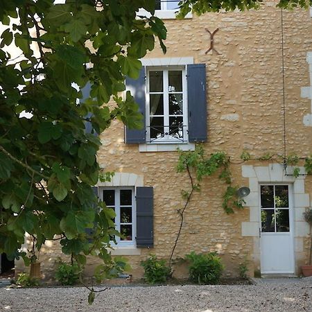 Bed and Breakfast Le Prieuré Lézigné Exterior foto